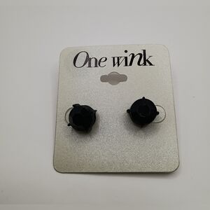 Women's Black One Wink Stud Earrings